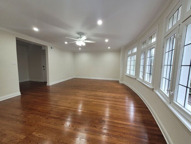 Foto del edificio - 7372 N Winchester Ave