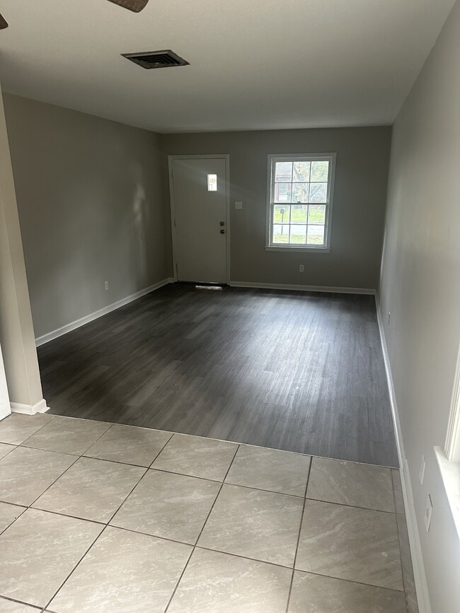 Building Photo - 1000 Nicholas Dr