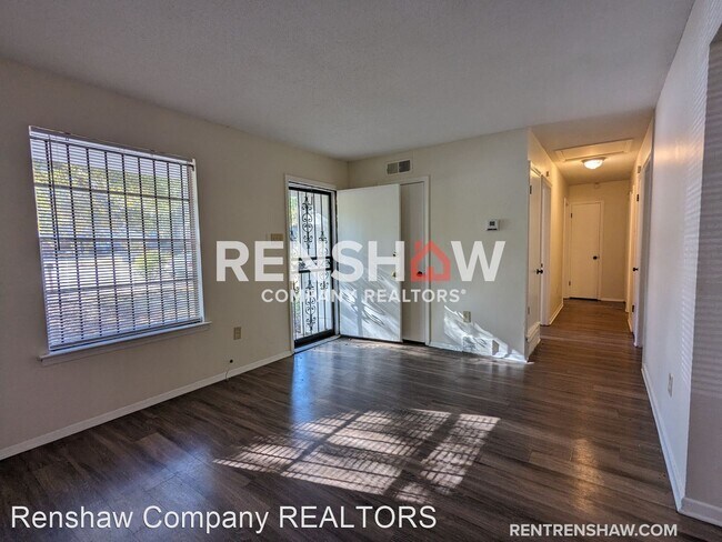 Building Photo - 5 br, 2.5 bath House - 3278 Spring Valley Cv
