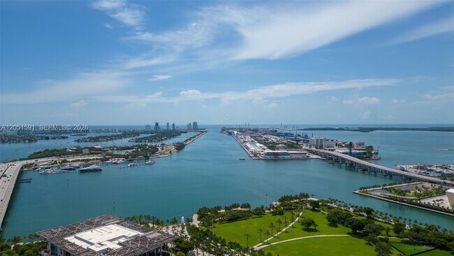 Foto del edificio - 1100 Biscayne Blvd