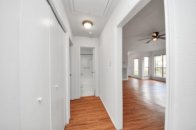 Building Photo - 17003 Amidon Dr