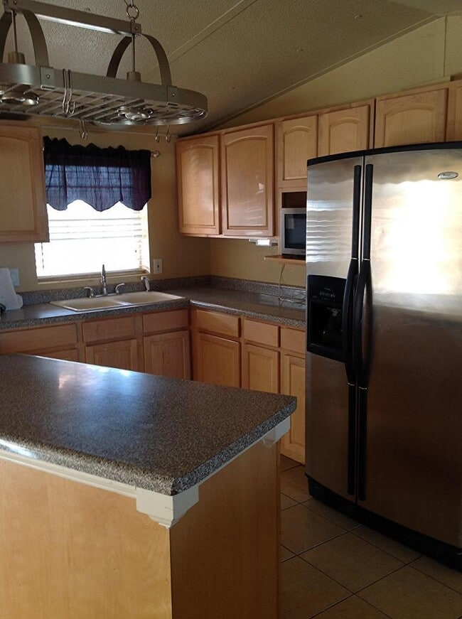 Foto del edificio - 304 Calle Al Rumbo