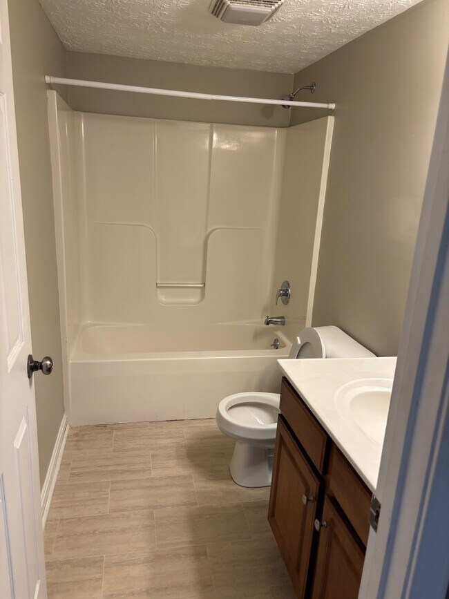 Foto del edificio - 125 Emory Ct