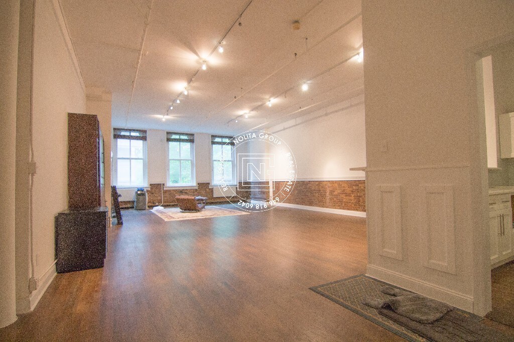 Building Photo - 108 Wooster St