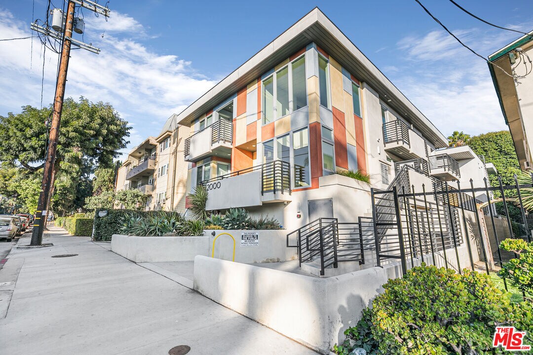 Foto principal - 2000 Beachwood Dr