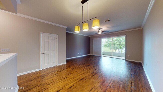 Foto del edificio - 6937 Woody Vine Dr