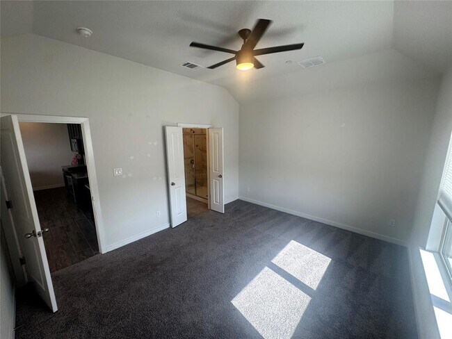 Building Photo - 2500 Forest Creek Dr