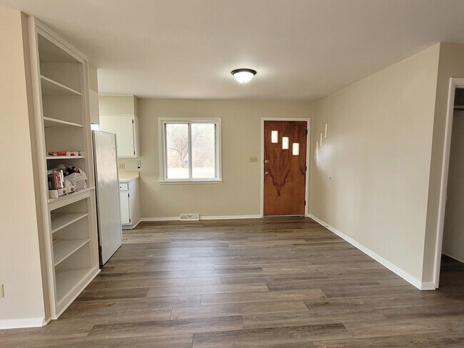 Building Photo - 1130 Tuck a Way Ridge Dr