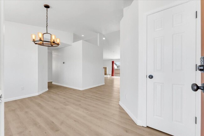 Foto del edificio - Cute corner lot 3 bed/ 2 bath
