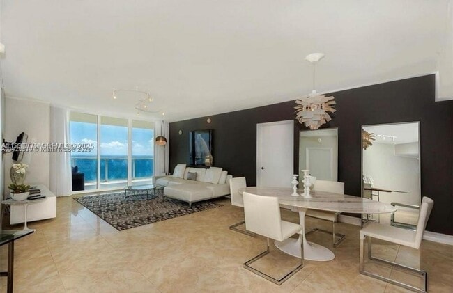 Foto del edificio - 16699 Collins Ave