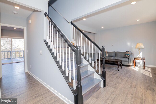 Foto del edificio - 21728 Blossom Dr