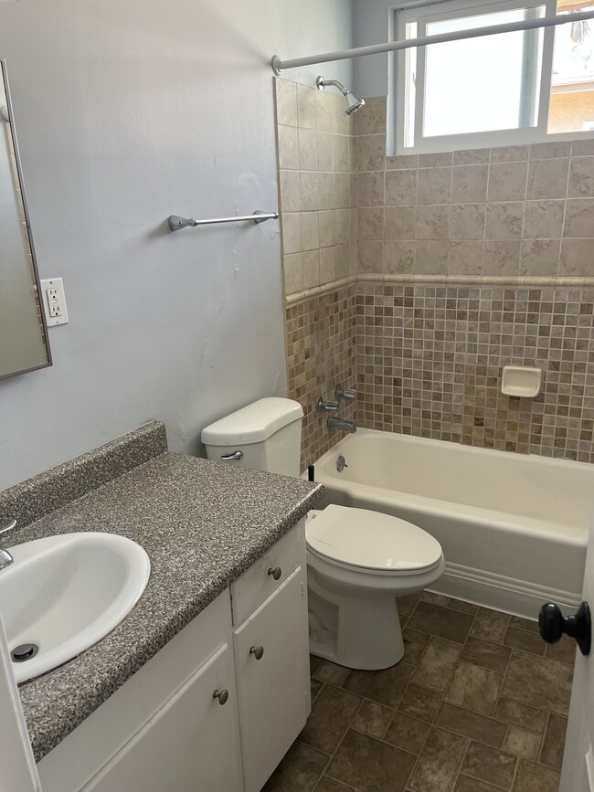 Building Photo - 7222 Lotus Ave