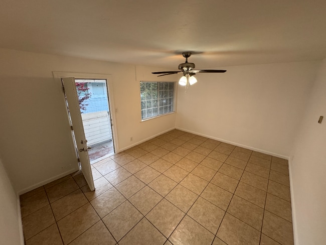 Foto del edificio - 225 E Taylor St
