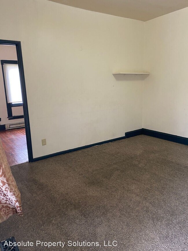 Building Photo - 3 br, 1 bath House - 2125 N National Ave