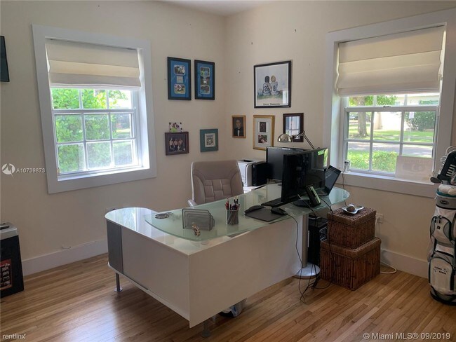Building Photo - 2 br, 2 bath House - 3505 Monegro St # B