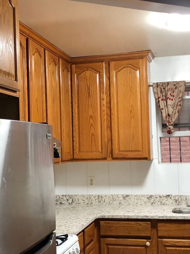 Building Photo - 1761 63rd St