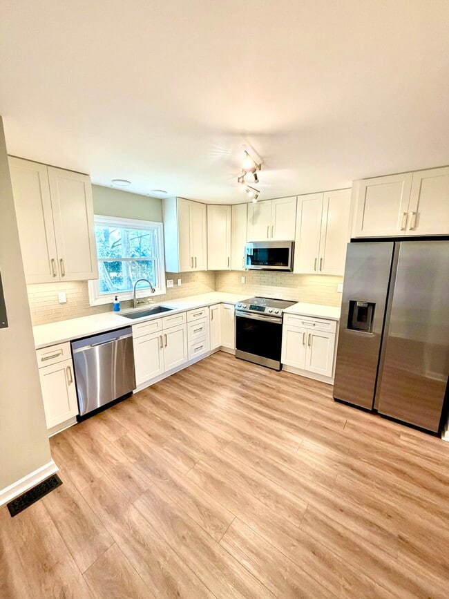 Building Photo - 3058 Dupree Dr SW