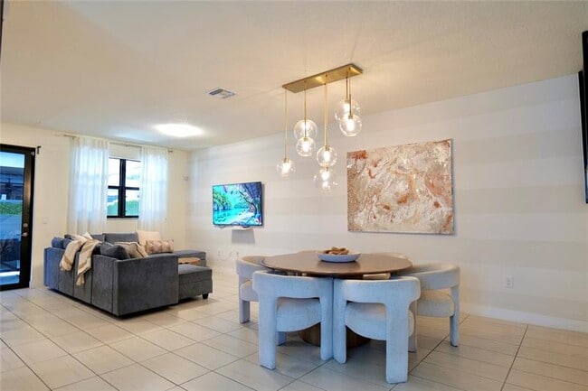 Foto del edificio - 7911 NW 105th Ave