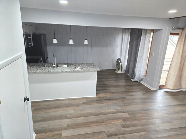 Foto del edificio - 3341 Beacon St