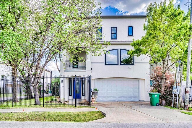 Building Photo - 4701 Inker St