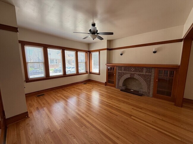 Foto del edificio - 2252 N Laramie Ave