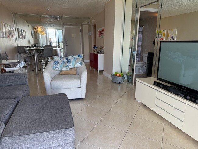 Foto del edificio - 101 Briny Ave