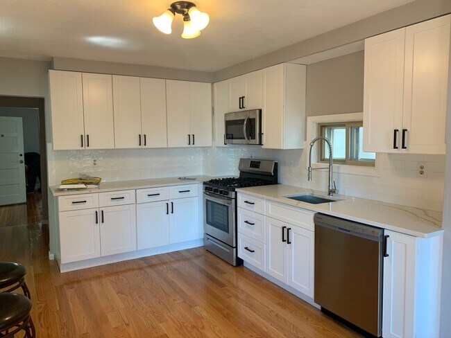 Foto del edificio - 216 Princeton St