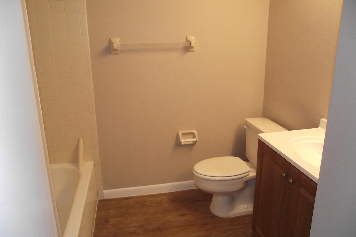 Primary Photo - 5293 Vineland Rd