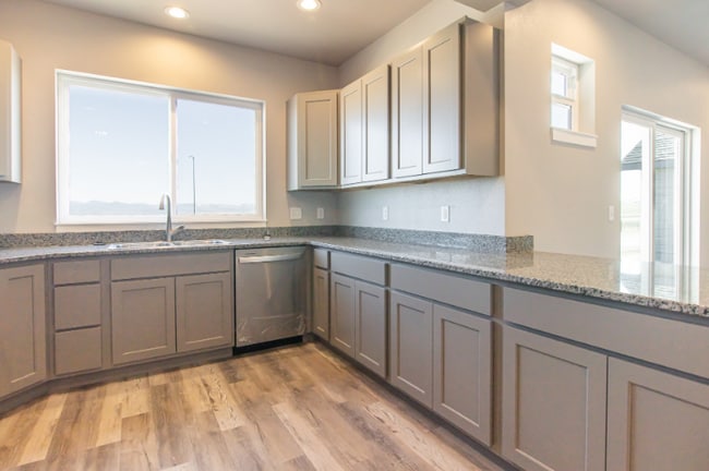 Building Photo - 2300 Deerfield Ln