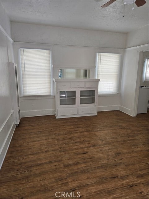 Building Photo - 942 2nd St