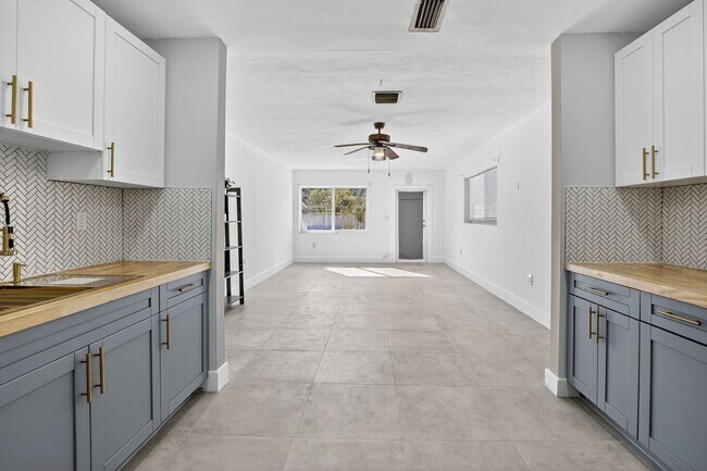 Foto del edificio - 642 SW 11th St