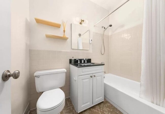 Building Photo - 2 bedroom in New York NY 10004