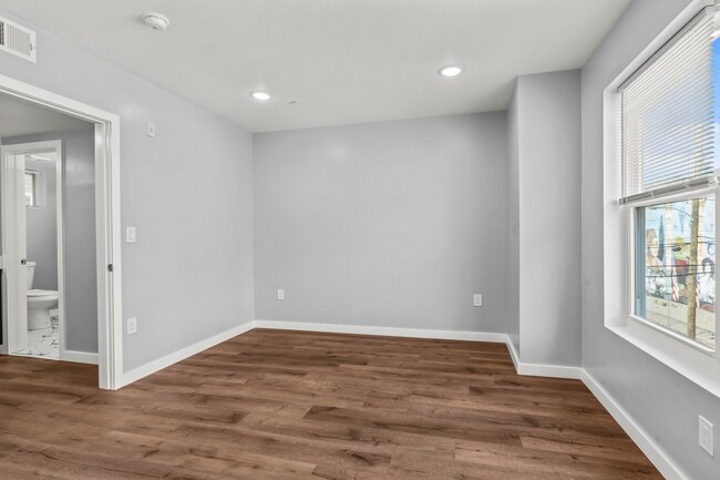 Building Photo - 1840 N BOUVIER ST