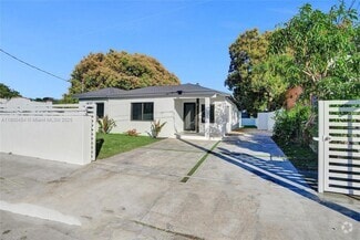 Building Photo - 7943 NW 6th Ave