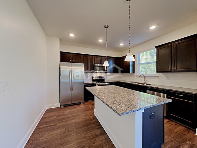 Building Photo - 409 Levon Ct