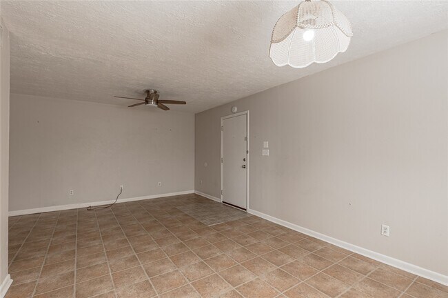 Foto del edificio - 1329 Windsor St