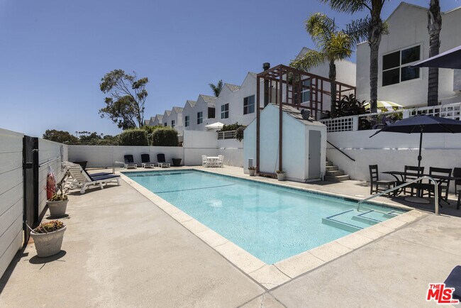 Foto del edificio - 28711 Pacific Coast Hwy