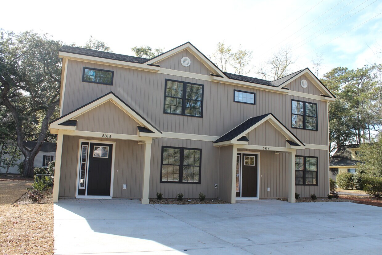 Front of townhome - 581 Bend Ave