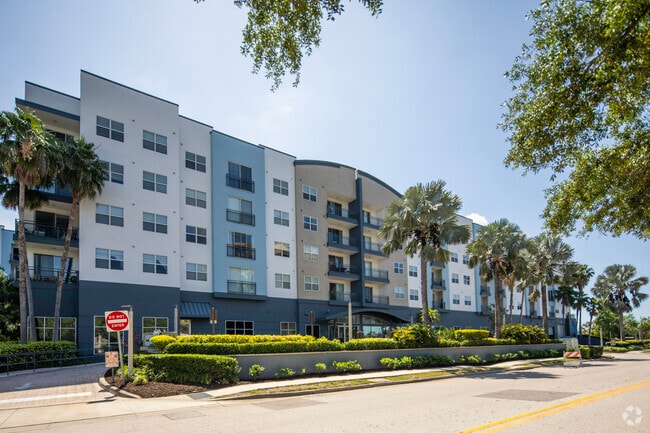 110 S Hoover Blvd Tampa, FL - Mosaic Westshore Apartments