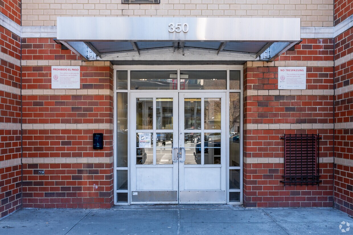 Building Photo - 350 W 124th St