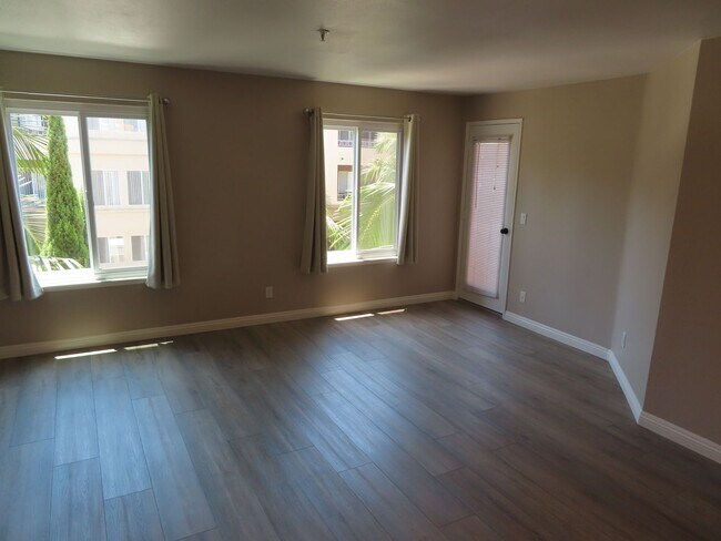 Foto del edificio - Two Bedroom, Two Bathroom Condo in UTC