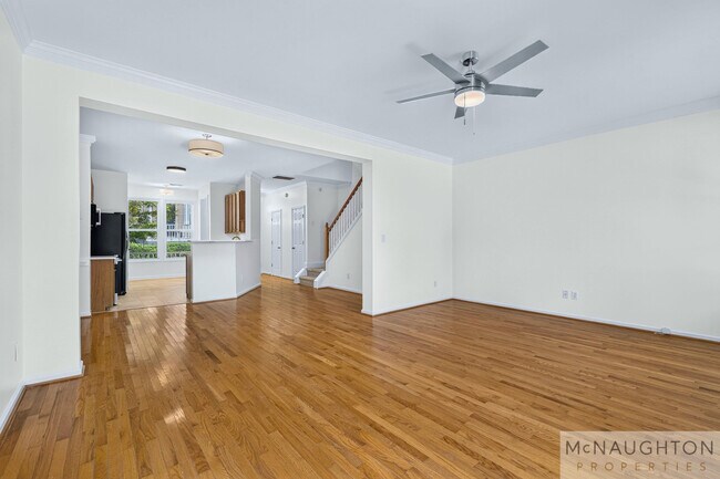 Foto del edificio - 513 Village Loop Dr