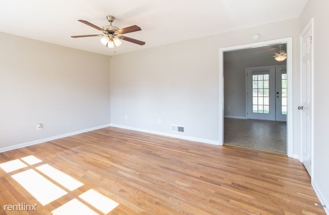 Building Photo - 3 br, 2 bath House - 4516 Dodson Drive