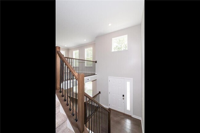 Building Photo - 291 Wakefield Way