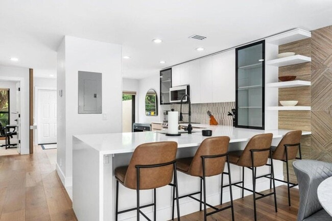 Building Photo - 5610 S Ocean Blvd