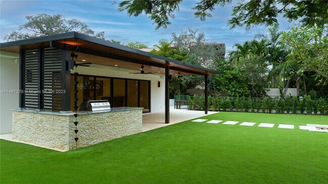 Building Photo - 5221 Orduna Dr
