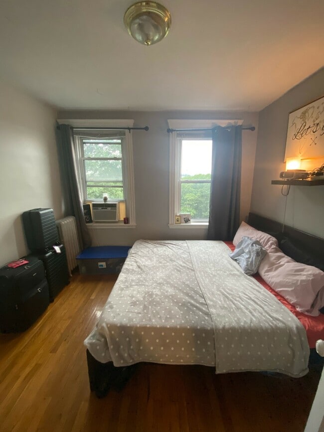 Building Photo - 360 Riverway