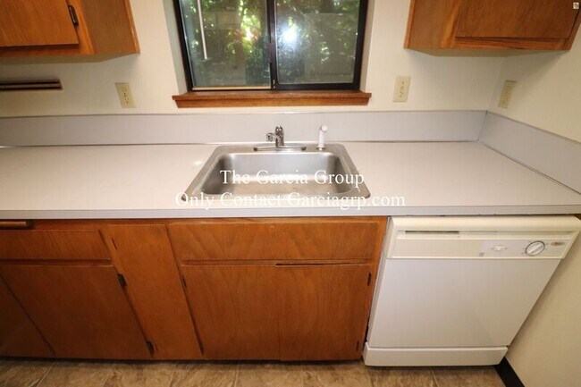 Building Photo - 10632 SW 49th Ave