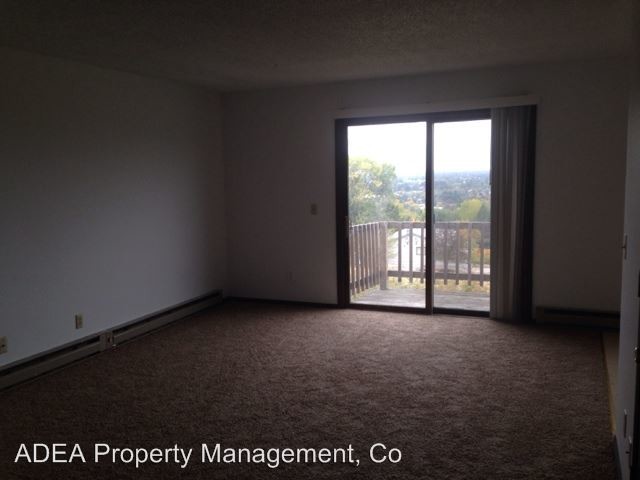Building Photo - 2220 E Foothills Dr