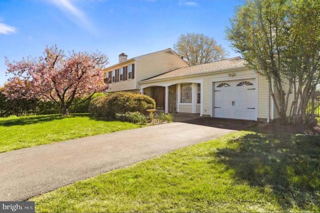 Foto principal - 17404 Hughes Rd